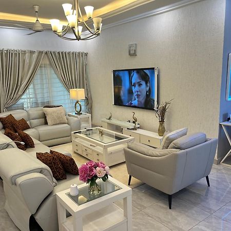 טמלה Seyramz Palace - Free Airport Pick Up - High Speed Starlink Wifi - Car Rental מראה חיצוני תמונה